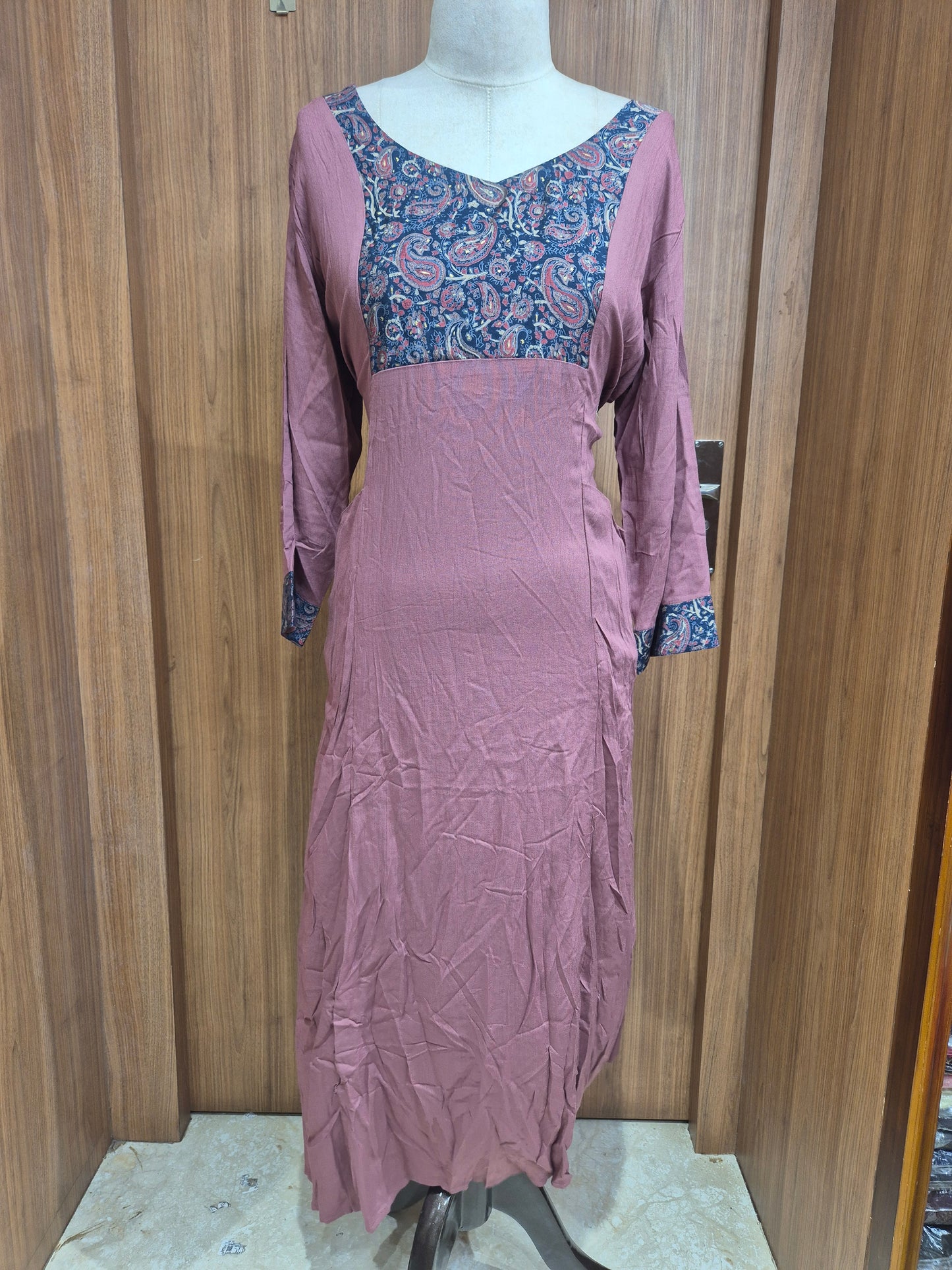 OFFER SALES TOPS COLLECTIONS  - IHA 26749