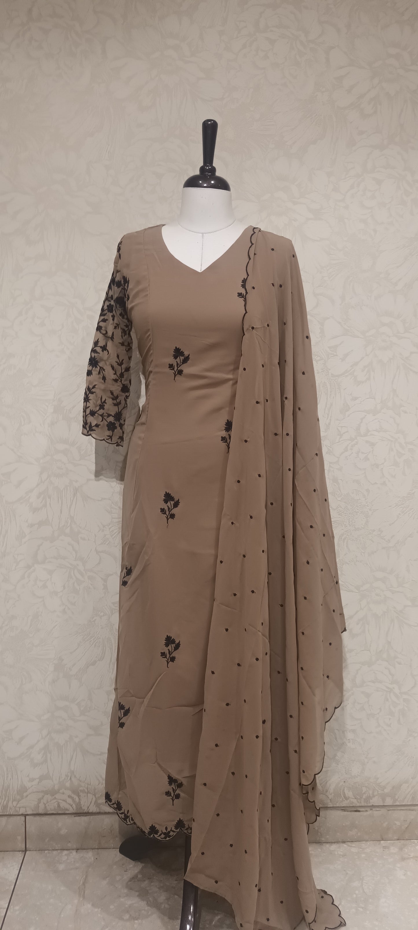 OFFER SALES TOPS COLLECTIONS  - IHA 27140