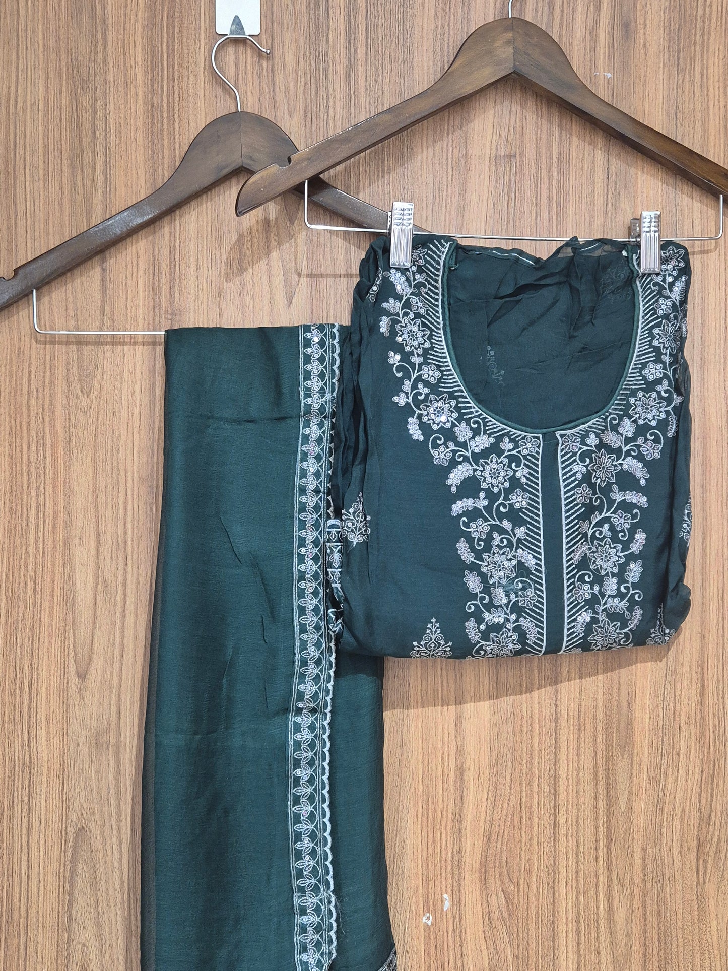 OFFER SALES UNSTITCHED SALWAR SUITS - IHA 26931