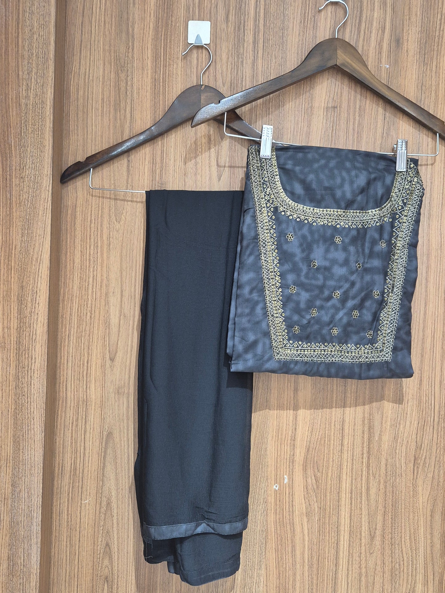 OFFER SALES UNSTITCHED SALWAR SUITS - IHA 26931