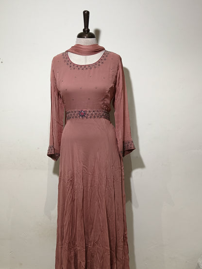 OFFER SALES READY TO WEAR SETS  -  IHA 35622