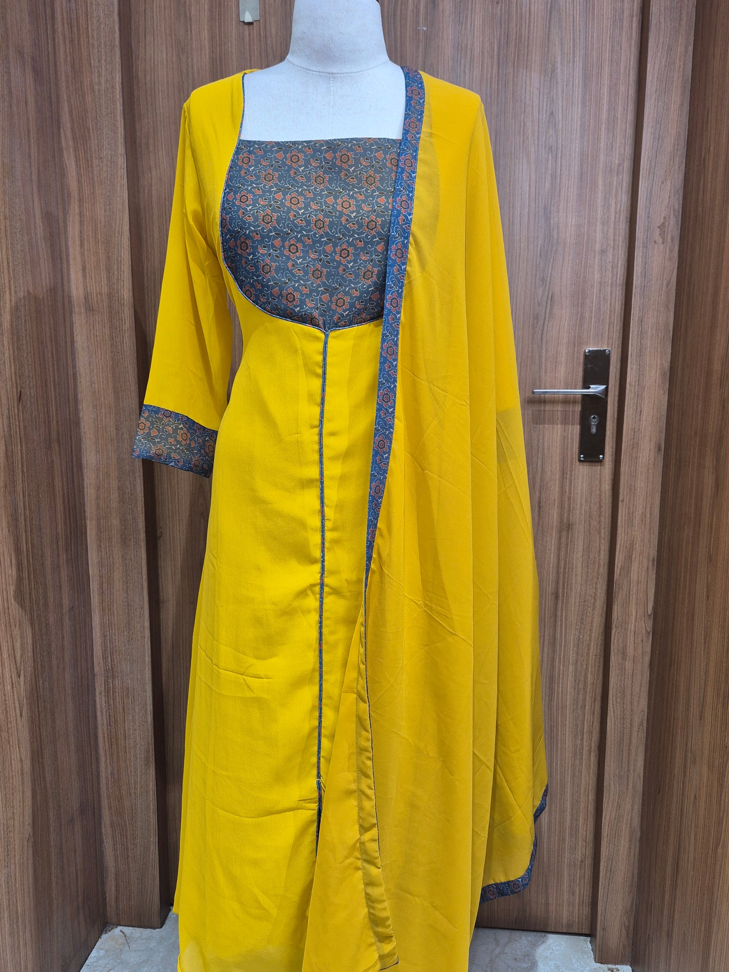 OFFER SALES TOPS COLLECTIONS  - IHA 26749