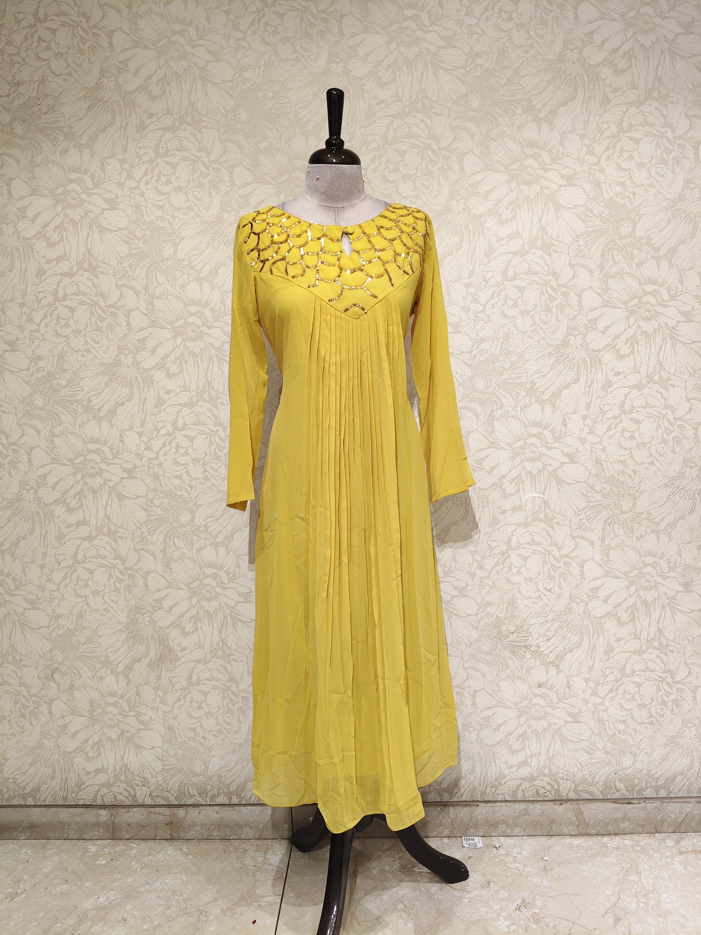 OFFER SALES TOP ONLY COLLECTIONS  - IHA 27845