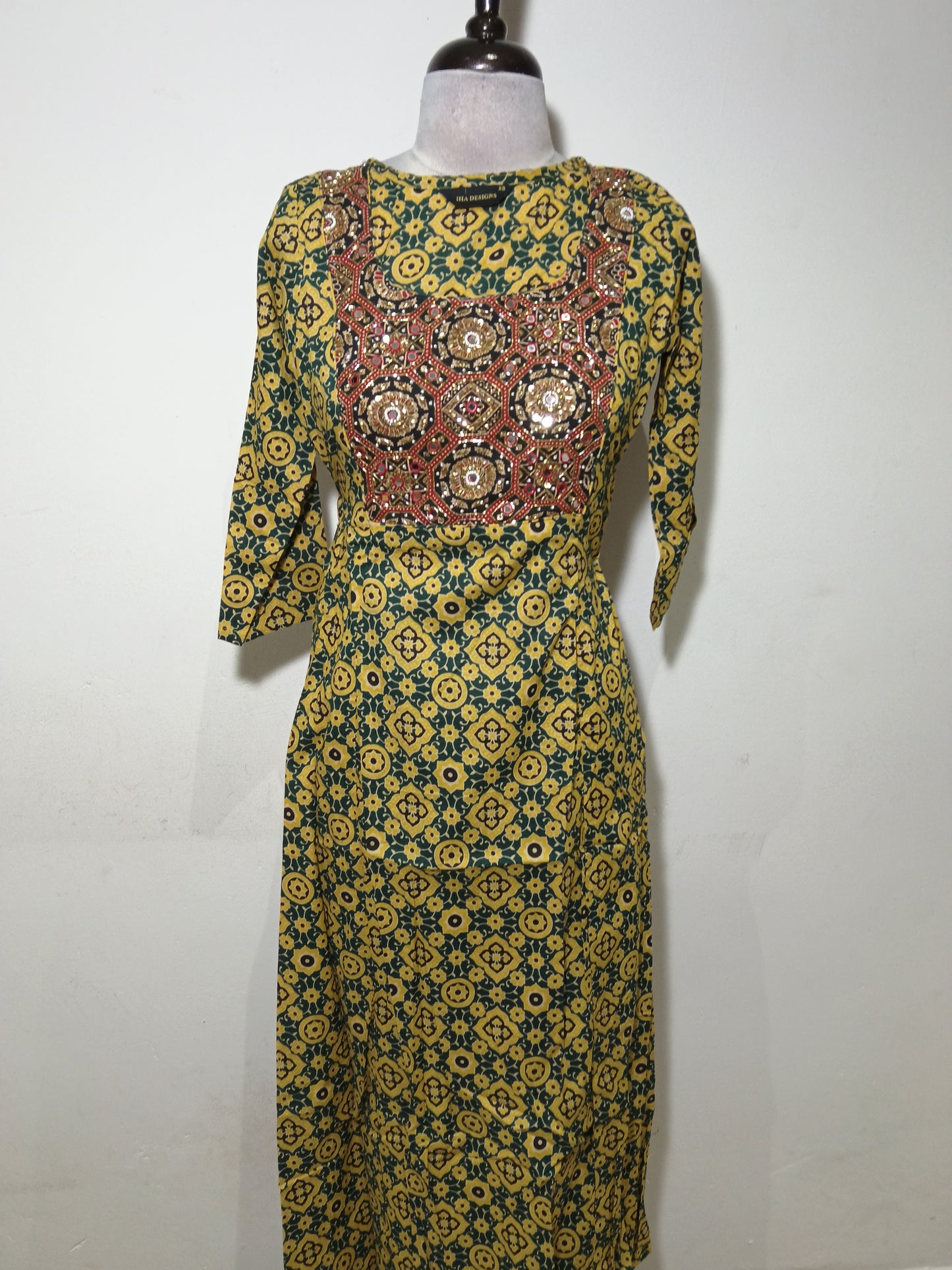 OFFER SALES TOPS  -  IHA 34756