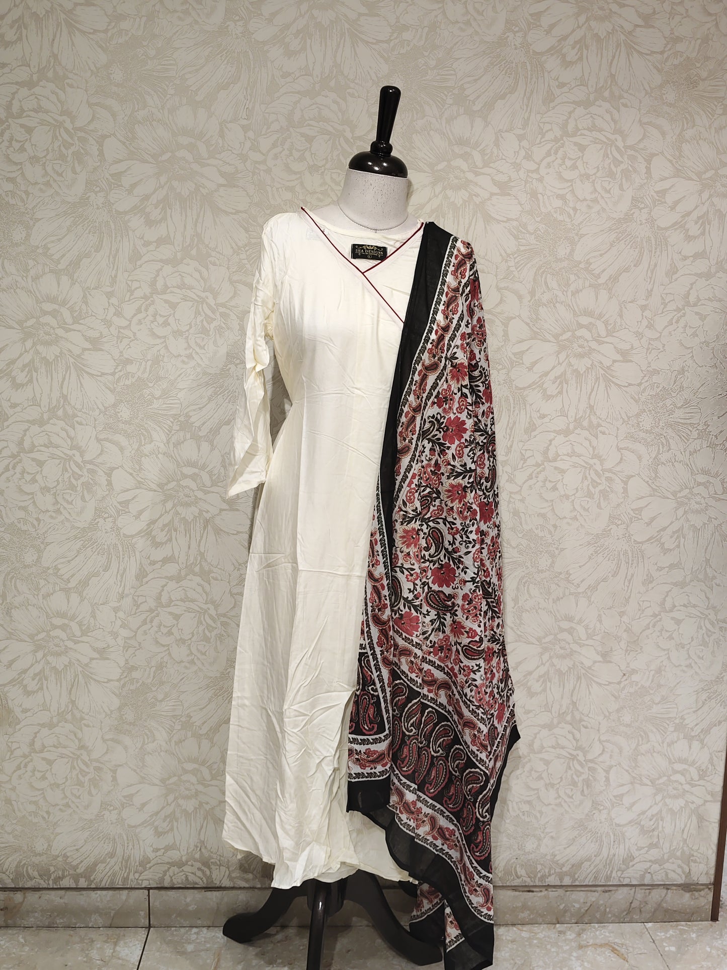 OFFER SALES TOPS COLLECTIONS  - IHA 27140